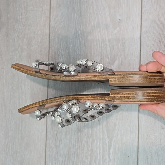 Steve Madden Women's Skyler Pearl Embellished Sandals Shoes Flats Sz 8 - Picture 8 of 10
